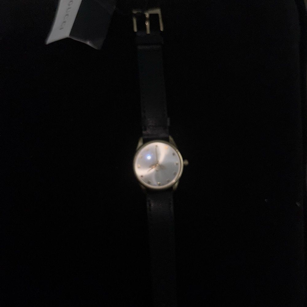 Brand new with box and dustbag Gucci Black and Gold Watch women's - Picture 6 of 10